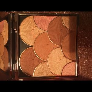Maelle contouring pallet